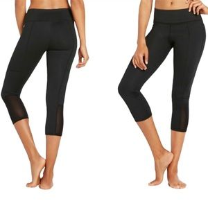 Fabletics Buffy Capri Legging Mesh Black Small
